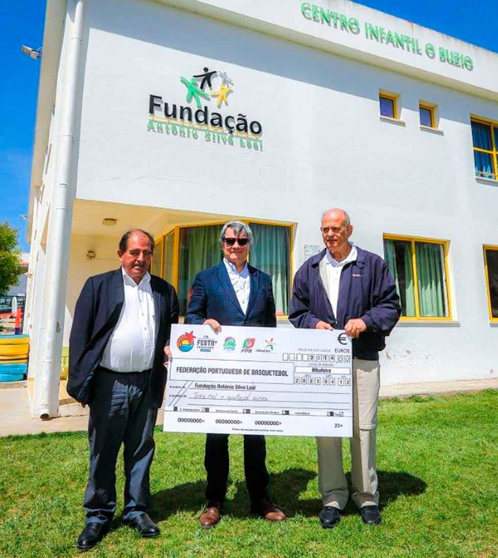 O município de Albufeira acaba de inaugurar os quatro campos «3x3 BasketArt», sendo o primeiro no Algarve a fazer parte do projeto.