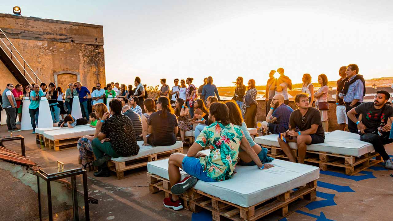 Segunda edição do Açoteia – Faro Rooftop Festival acontece dias 7 e 8 de julho e contará com dezenas de ações em 35 espaços da cidade.