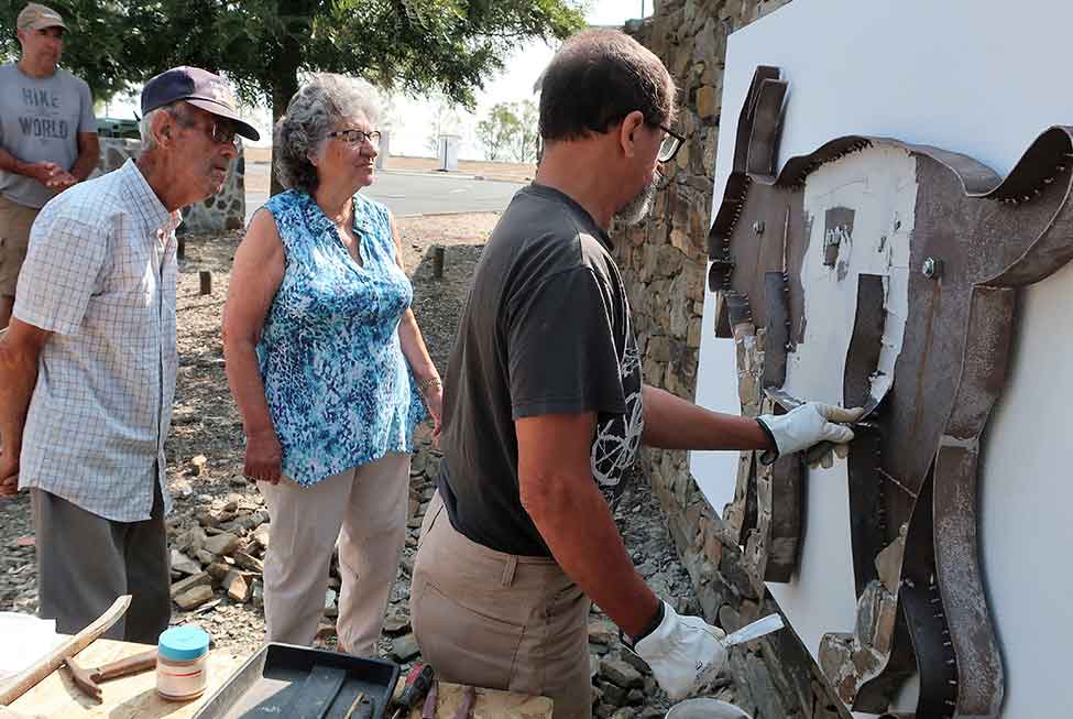 Alcoutim tem agora uma nova instalação artística, da autoria de Tó Quintas, criada com a ajuda da comunidade local, na aldeia do Pereiro.
