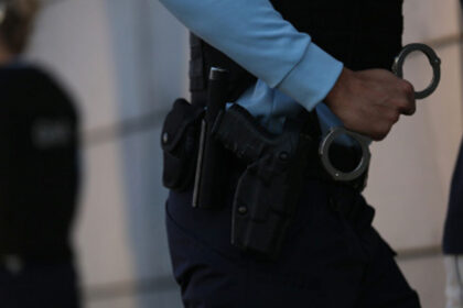 A Guarda Nacional Republicana (GNR) deteve um homem de 40 anos por assaltos com recurso a arma branca, em Albufeira, no dia 18 de dezembro.