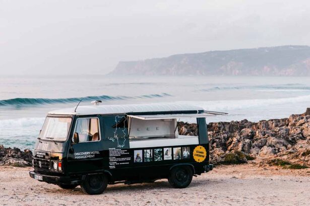 Durante cinco semanas, campanha de recrutamento da DHM - Discovery Hotel Management terá uma carrinha a percorrer o país, a recrutar para as mais de 350 vagas disponíveis. Algarve é a primeira paragem da Atitude sobre Rodas.