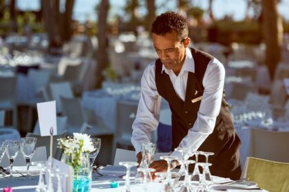 Ações de recrutamento «Be Bright Open Day» para as unidades da United Investments Portugal (UIP) decorrem no Pine Cliffs Resort, em Albufeira, nos dias 18 e 19 de fevereiro.