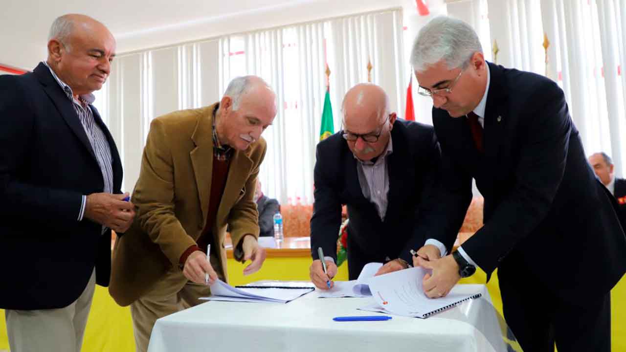 Os Bombeiros Voluntários de VRSA e Casto Marim vão contar com um apoio de 340 mil euros, que se traduz num aumento de 50 mil euros nos últimos cinco anos.