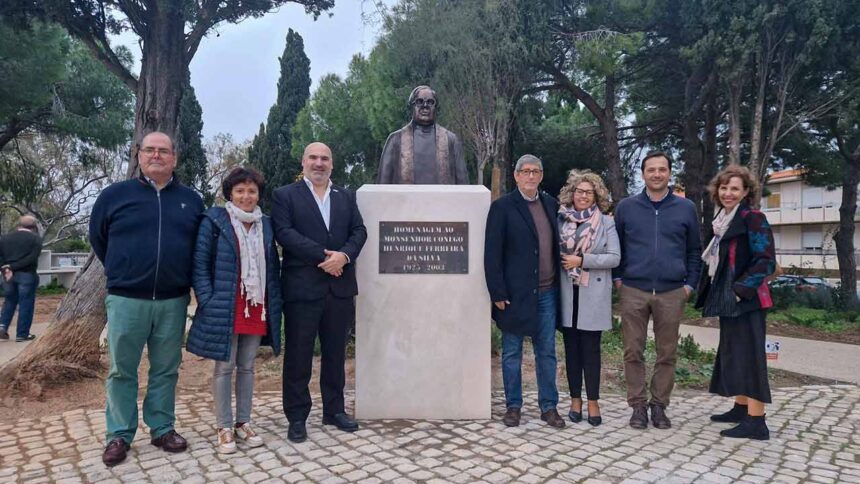 União das Freguesias de Faro descerrou um busto em homenagem ao Cónego Henrique Ferreira da Silva, a 7 de dezembro.