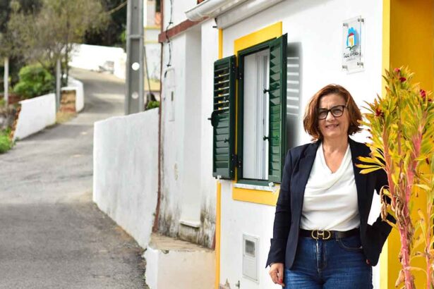 Ponto de passagem e pernoita de caminhantes, em Vaqueiros, o alojamento Casas da Aldeia teve o apoio de fundos europeus para se tornar num modelo a seguir para quem quiser investir no interior do Algarve.