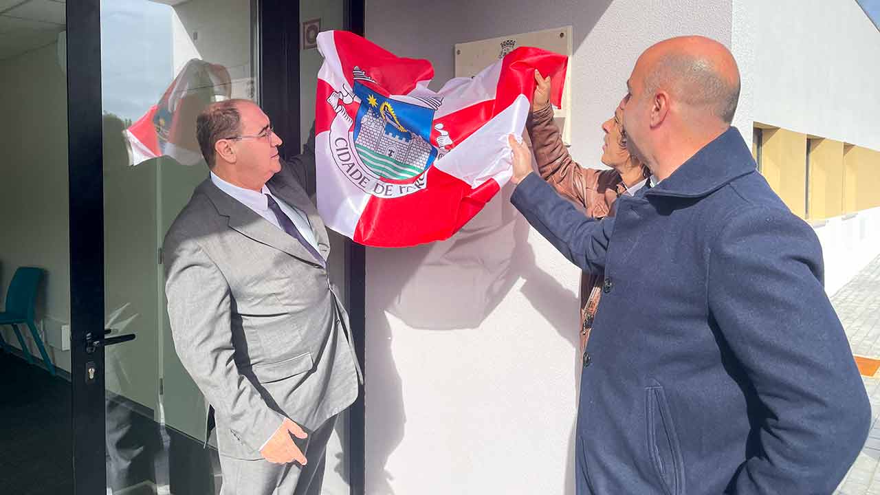 O Centro Oficial de Recolha de Animais de Faro, localizado no Guilhim, tem capacidade para 120 cães e 70 gatos.