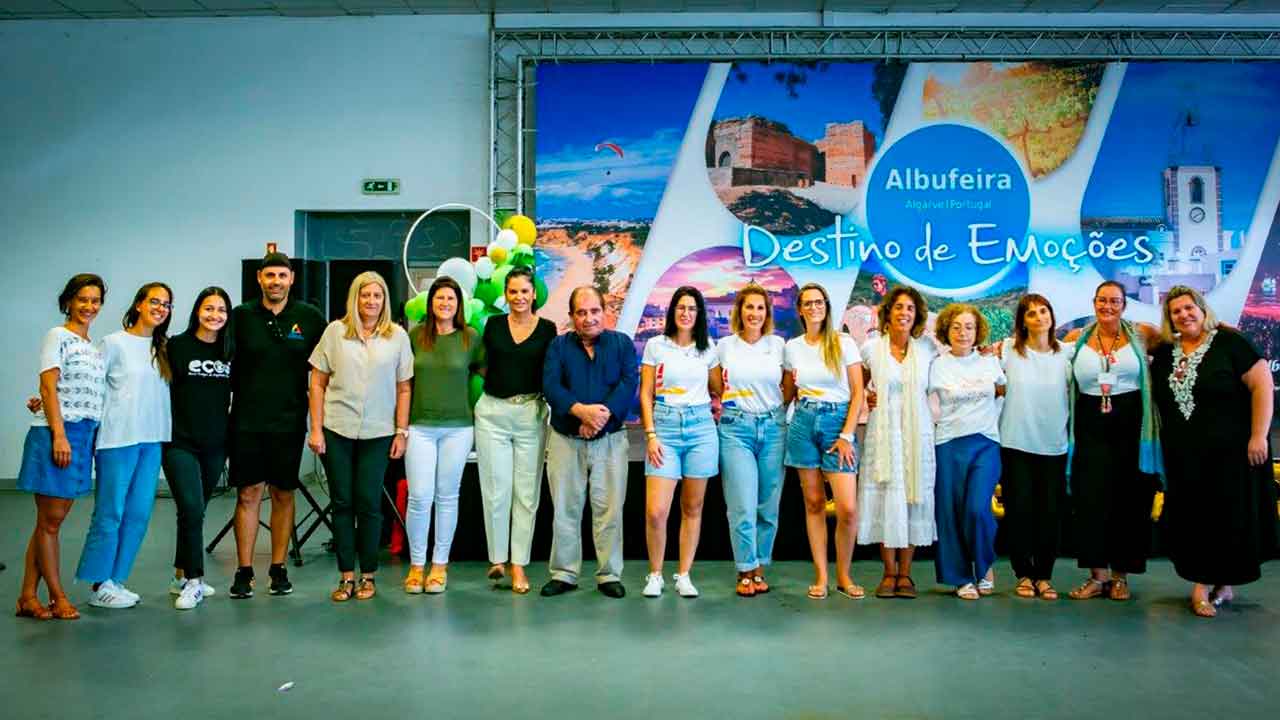 O Clube Avô de Albufeira terminou mais um ano letivo em festa, com mais de meia centena de seniores em convívio no Espaço Multiusos.