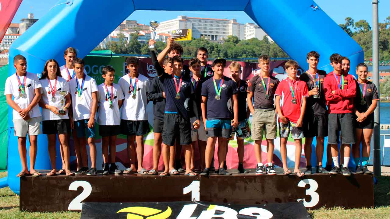 As águas do Mondego acolheram a última fase do Campeonato Nacional de Kayak Polo, onde o Clube Naval de Portimão se destacou.