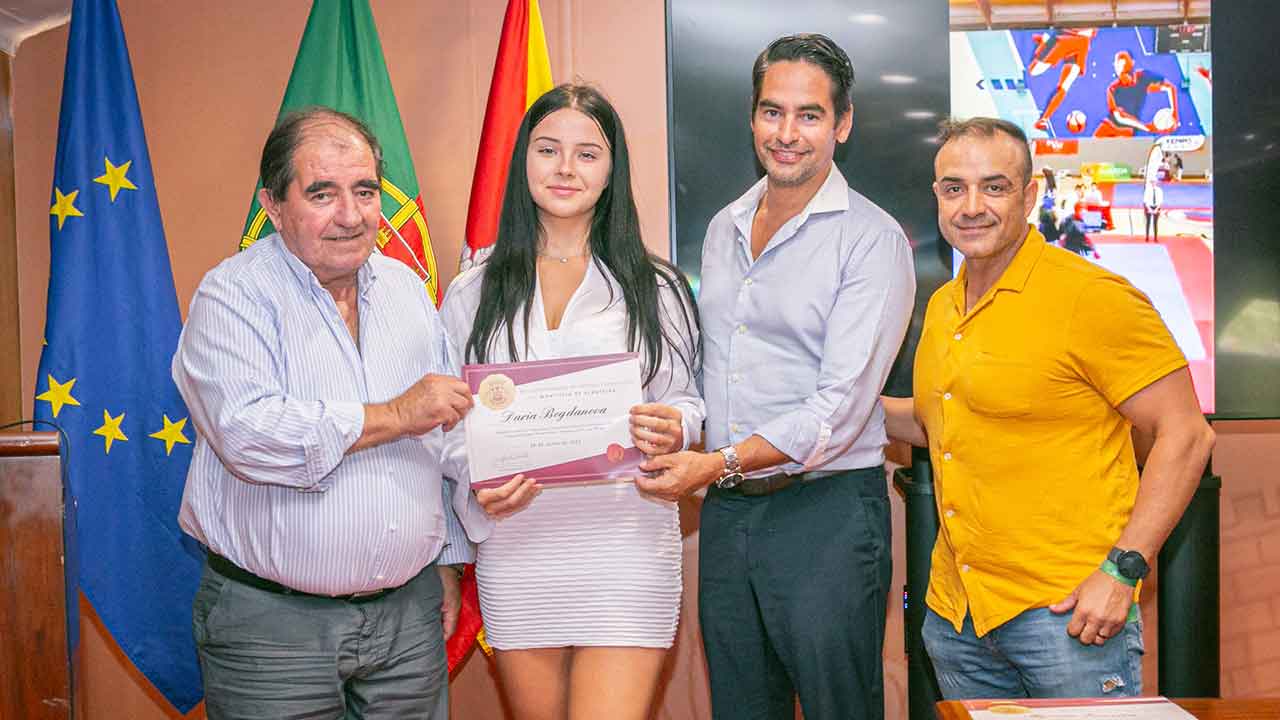 O município acaba de agraciar o Clube de Artes Marciais de Albufeira, depois de o mesmo se ter destacado no último Campeonato Nacional.