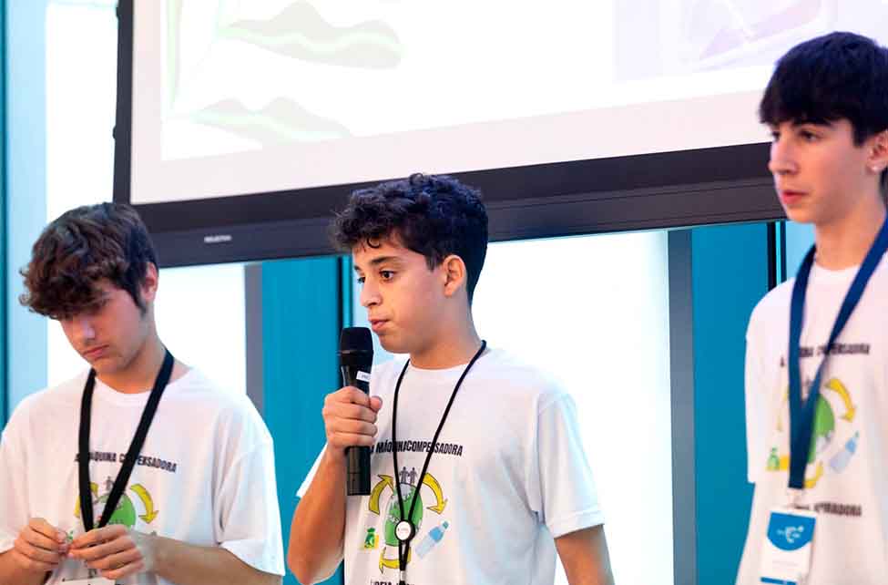 Participaram no concurso nacional Mini COP mais de 400 alunos, 166 ideias e 16 escolas, onde os primeiros lugares vieram para o Algarve.