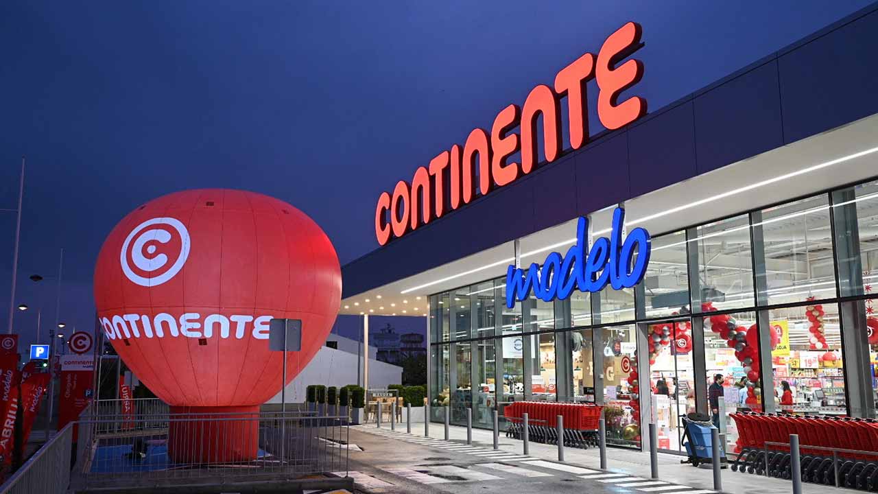 Continente Modelo abre segunda loja em Vila Real de Santo António (VRSA) e apoia várias instituições locais com os excedentes alimentares.