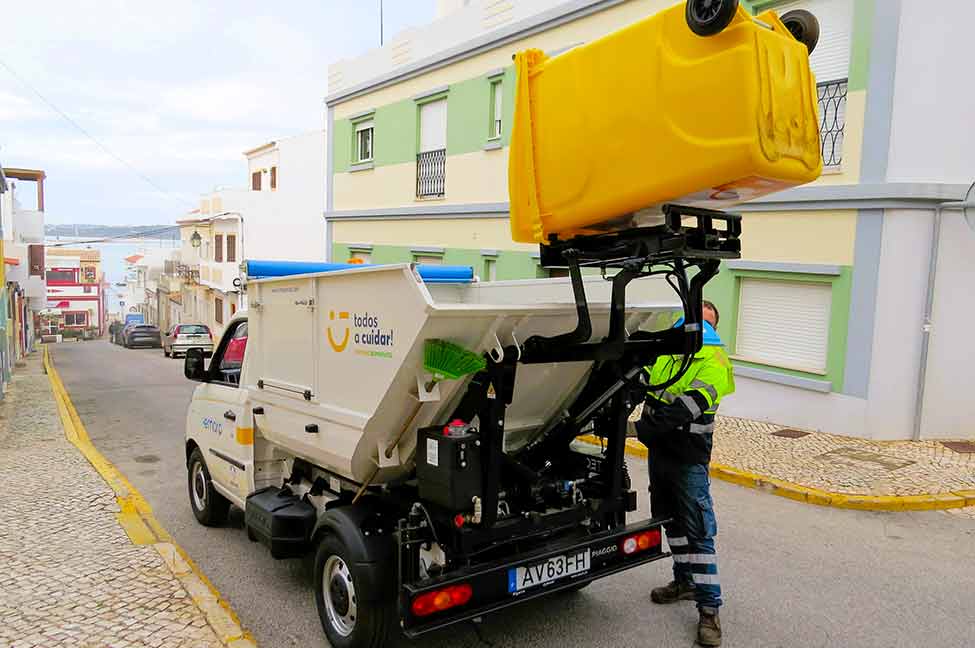 A EMARP iniciou uma nova operação de recolha de resíduos urbanos no casco velho da cidade de Portimão e na vila de Alvor, no dia 6 de novembro.