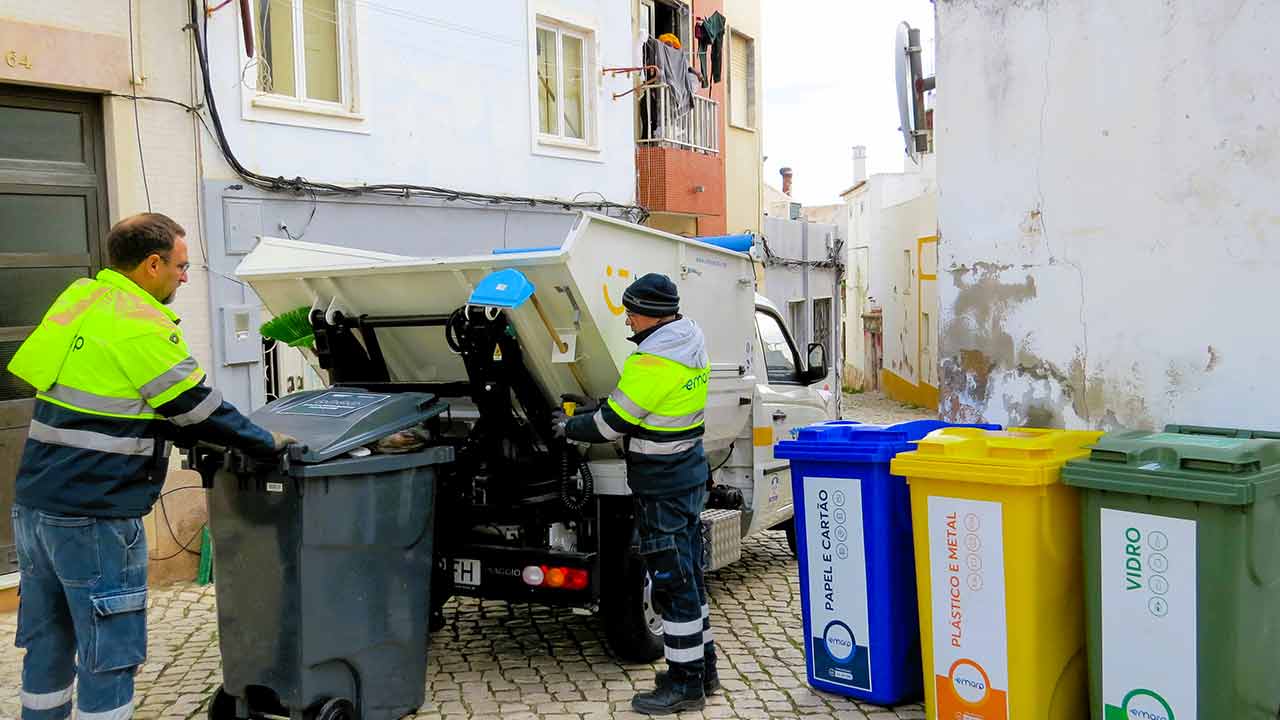 A EMARP iniciou uma nova operação de recolha de resíduos urbanos no casco velho da cidade de Portimão e na vila de Alvor, no dia 6 de novembro.