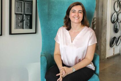 Escola de Hotelaria e Turismo do Algarve (EHTA), em Faro, vai ter um estúdio digital para a criação de conteúdos. Com o ano letivo prestes a iniciar, a Escola de Hotelaria e Turismo do Algarve (EHTA), em Faro, está a preparar um novo projeto pioneiro na região e até em Portugal. Trata-se do Laboratório de Recursos Didáticos e Digitais, que resulta num estúdio multimédia com régie apetrechado com todos os recursos de vídeo e som necessários à criação de conteúdos.