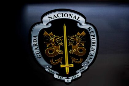 Um militar da Guarda Nacional Republicana (GNR) morreu ontem em serviço, num acidente de viação, na zona do Autódromo Internacional do Algarve, em Portimão.