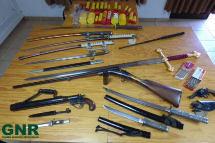 GNR apreende armas a homem em Lagoa