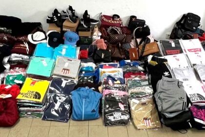 A GNR de Loulé apreendeu 781 artigos contrafeitos em Quarteira, tendo ainda identificado 11 vendedores ambulantes entre os 26 e 67 anos.