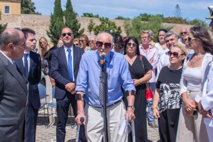 Gouveia e Melo, chefe do Estado-Maior da Armada e Autoridade Marítima Nacional inaugurou o memorial em honra dos três pescadores farenses.