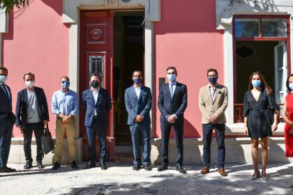 Comissão Diretiva do Instrumento Financeiro de Reabilitação Urbana (IFRRU 2020) visitou, em Vila Real de Santo António (VRSA), um dos projetos contemplados pelo programa de financiamento que tem por objetivo promover a reabilitação urbana como mecanismo de revitalização das cidades.