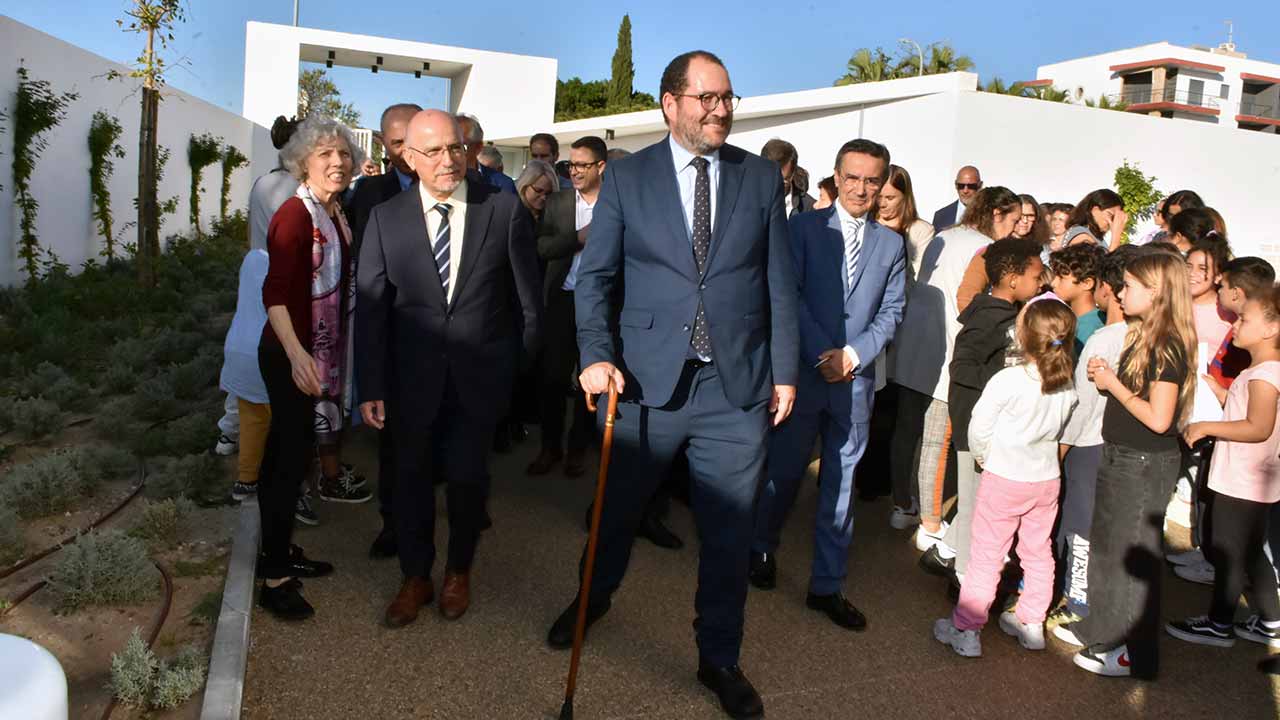 Ministro da Educação João Costa inaugurou Escola EB1/JI Nº4 Hortas de Santo António, em Loulé, preparada para a nova demografia.
