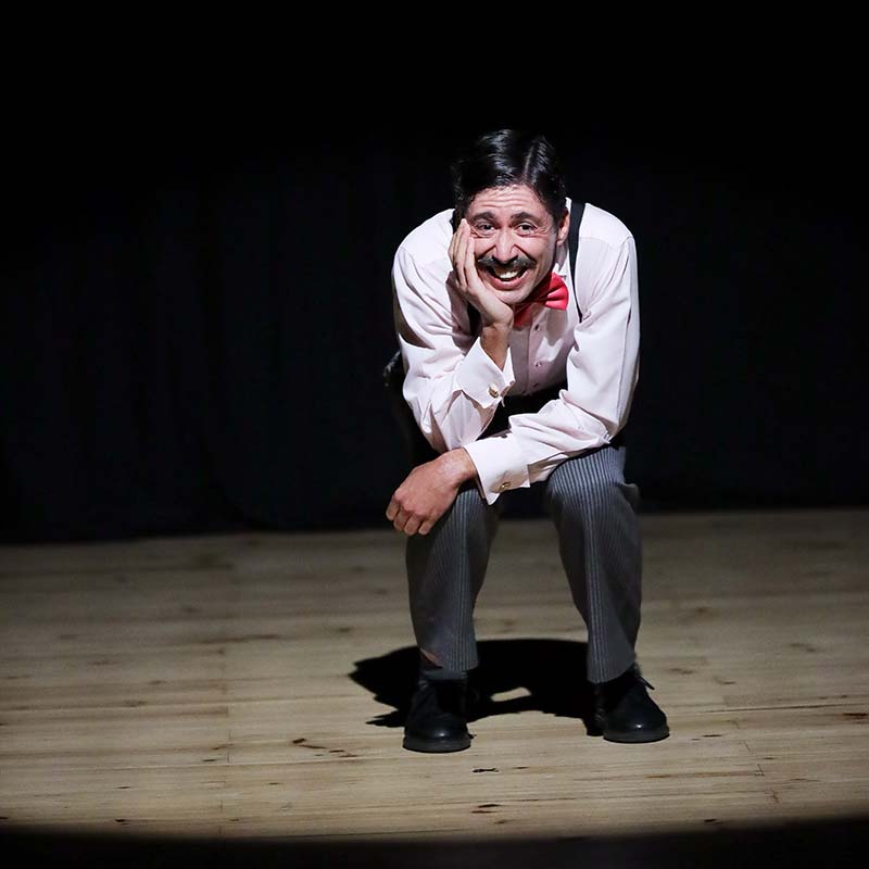 Outubro abre portas ao último trimestre do ano e abre à digressão internacional do JAT – Janela Aberta Teatro, companhia de teatro físico.