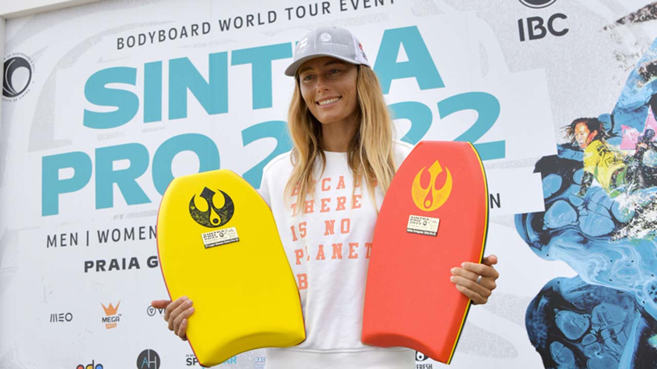 Joana Schenker sagrou-se vice-campeã na última prova, o que lhe valeu entrada no TOP5 do ranking mundial de bodyboard.