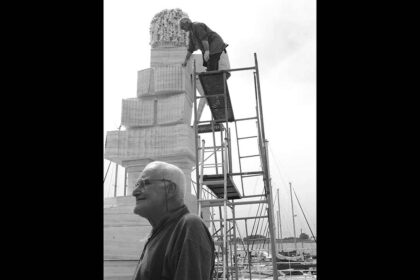 No dia em que se assinala a morte do escultor João Cutileiro, o município de Vila Real de Santo António (VRSA) presta homenagem ao artista, recordando a sua escultura «Sebastião José de Carvalho e Mello - Marquês de Pombal», instalada na Avenida da República e inaugurada no dia 13 de maio de 2009.