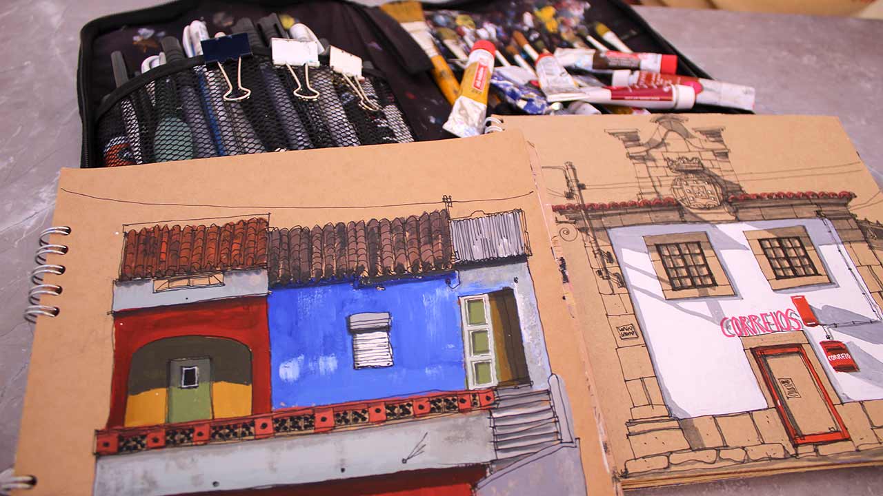 Artista algarvio Mário André Luz soma duas décadas de registos urbanos à mão podem agora ser vistos na exposição «Esquissos de Rua» em Loulé.