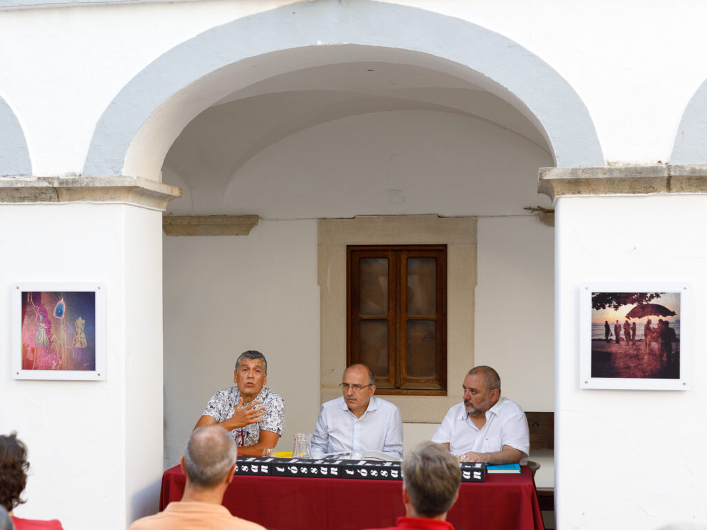 Tóssan, o catálogo de uma exposição e dois livros de poemas e contos apresentados em Loulé.