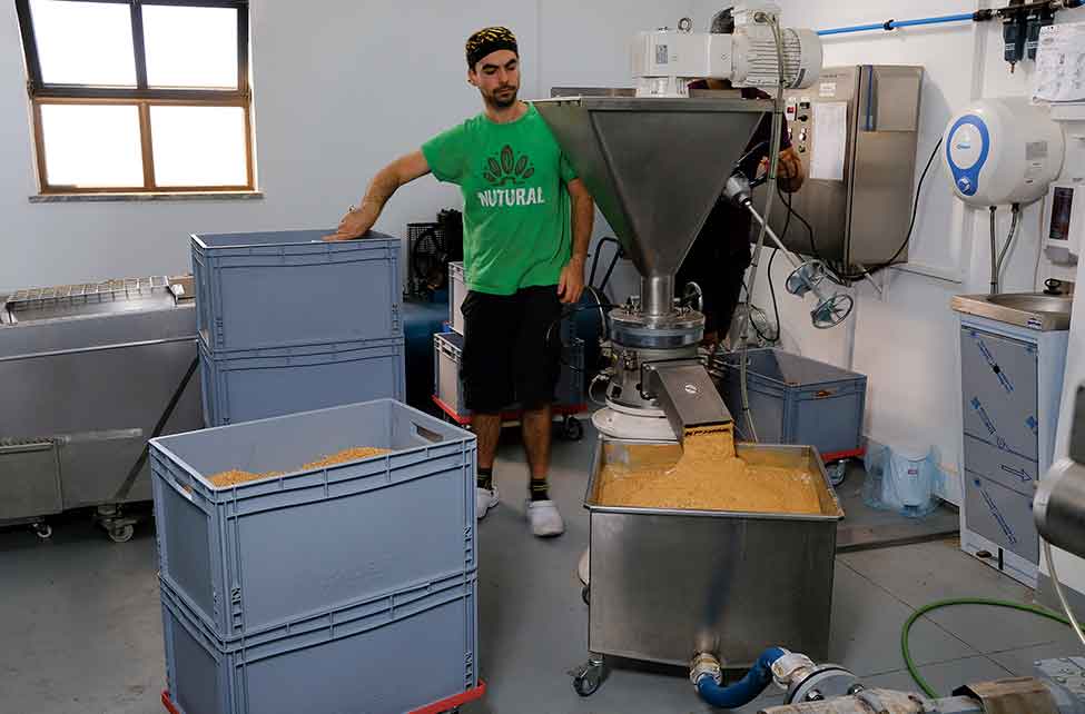 Com sede em Bela Salema, a «I´m Nat» nasceu para criar produtos proteicos, sem glúten, vegan, saudáveis e a partir de frutos secos.