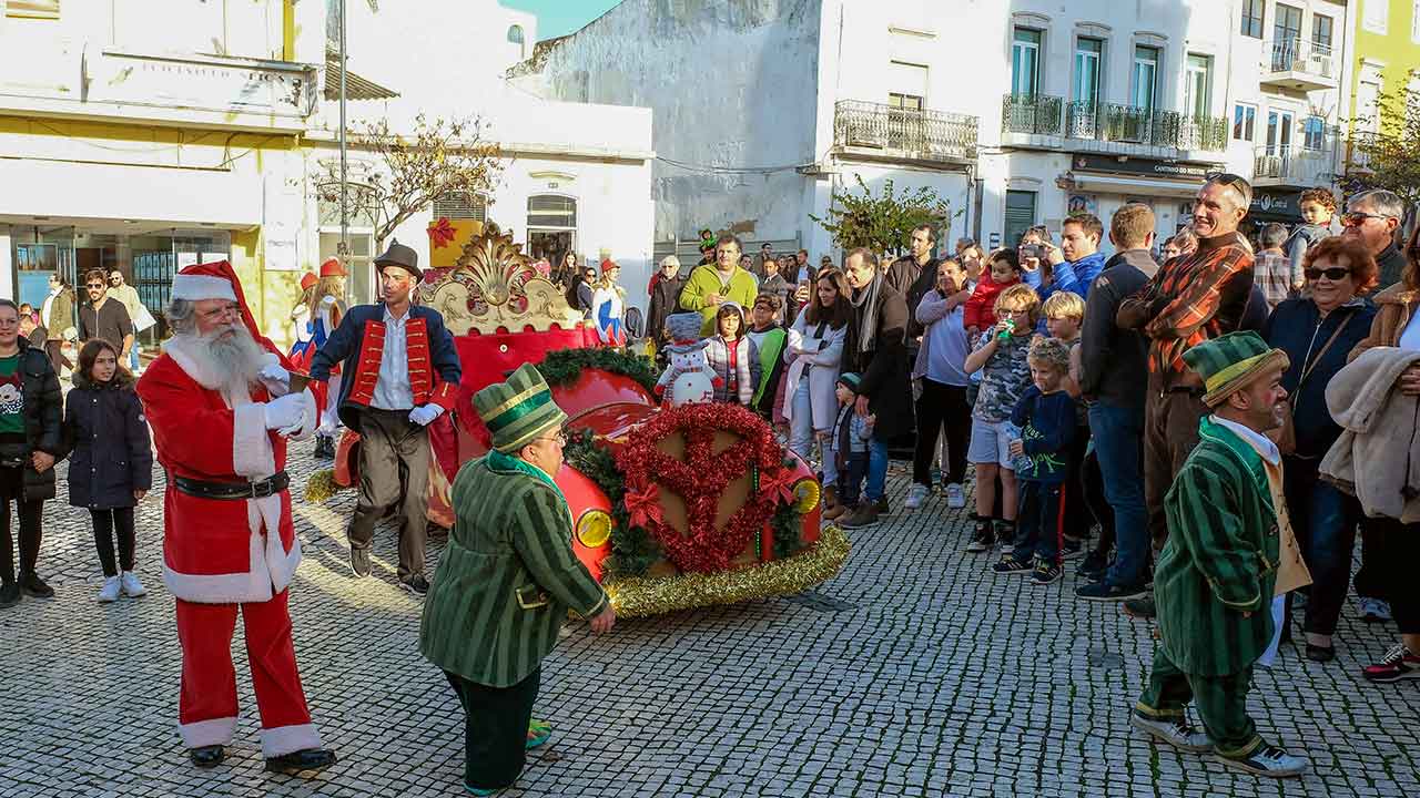 A animação de Natal está a poucos dias de arrancar no concelho de Loulé com muita animação, tradição e sustentabilidade.