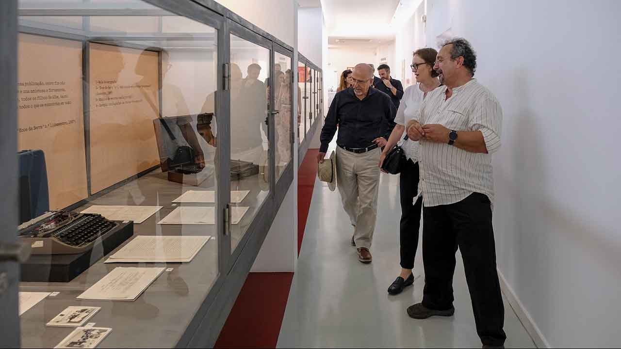 A embaixadora da Noruega em Portugal, Tove Bruvik Westberg, acompanhada pelo cônsul, Francisco Weinholtz, visitou esta terça-feira a aldeia de Alte.