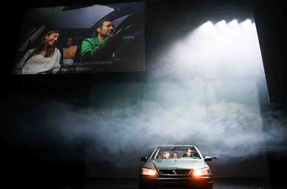 A peça «O Carro Falante», de Polksa e criada a convite da BoCA, apresenta-se no Teatro das Figuras, em Faro, amanhã, dia 23 de setembro, às 21h30.