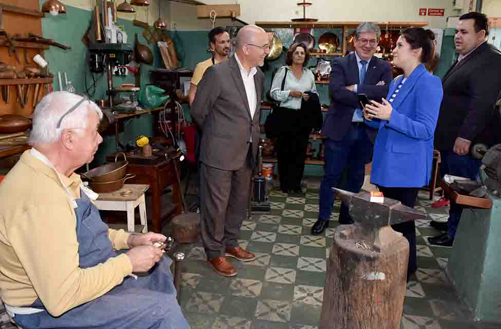 A ministra da Cultura do Paraguai esteve a conhecer o universo criativo de Loulé, visitando diversos espaços da cidade, bem como alguns projetos.