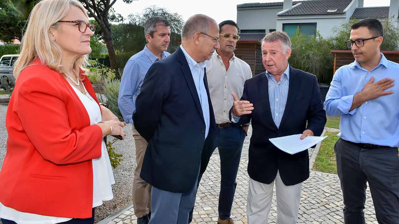 Obra de ampliação da sede da Associação de Doentes de Parkinson e Alzheimer vai melhorar apoio prestado aos utentes em Loulé.