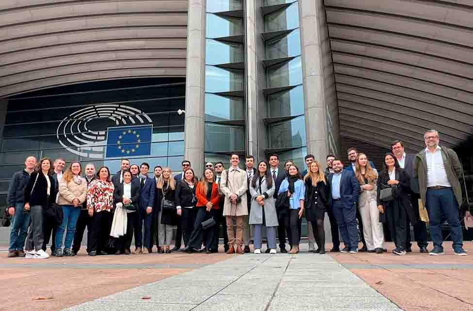 O Parlamento Europeu, em Bruxelas, durante três dias, recebeu uma comitiva do PSD Algarve, a convite da eurodeputada Maria da Graça Coelho.