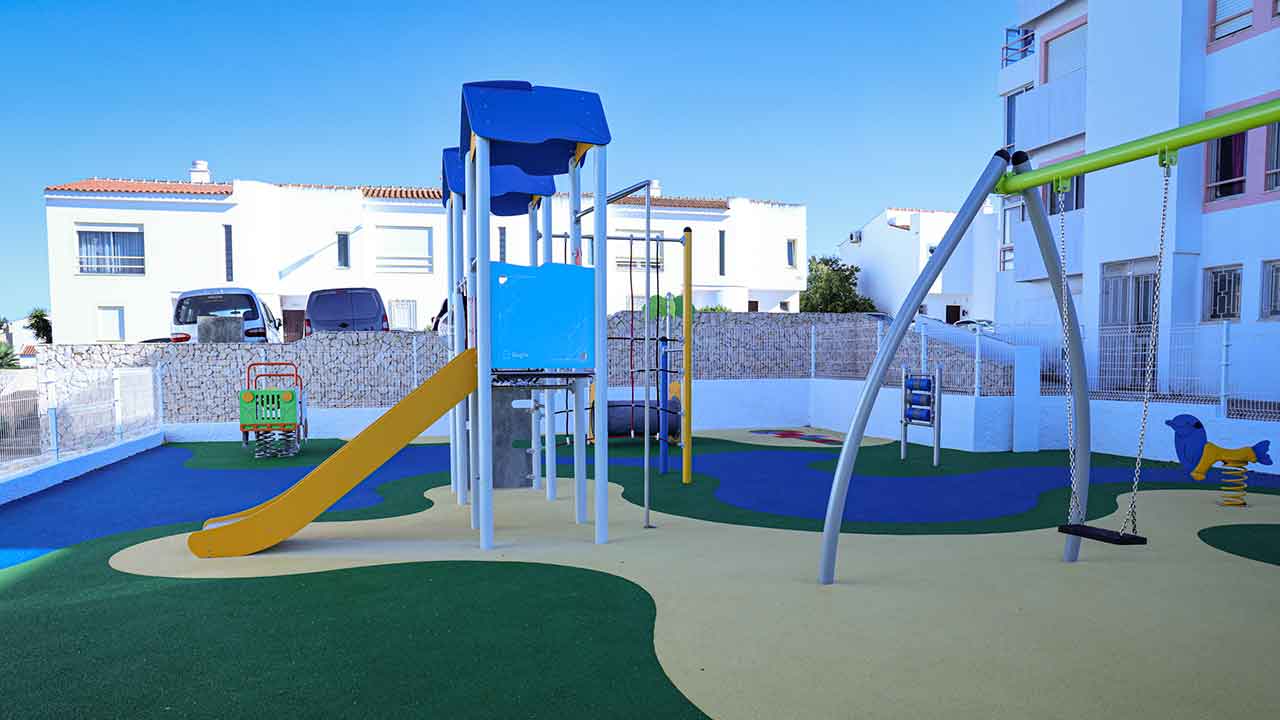 O Parque Infantil do Pateiro, no Parchal, já se encontra requalificado, depois de um investimento autárquico de cerca de 72 mil euros.