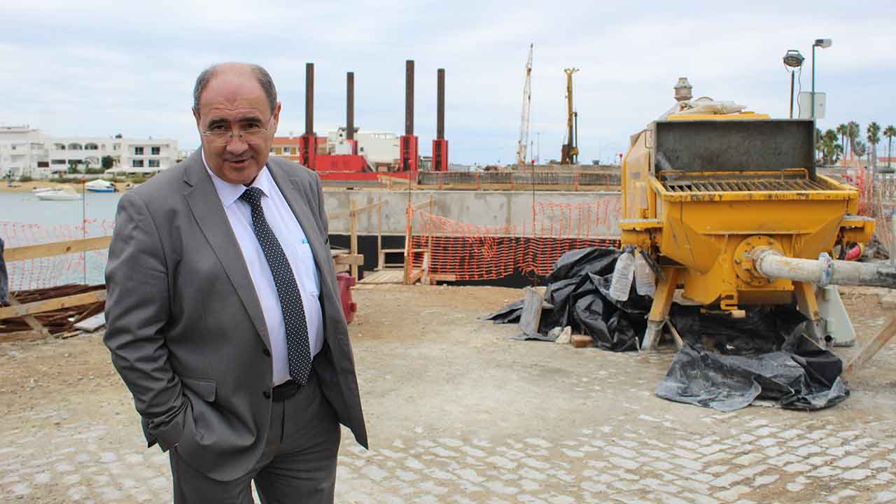 A nova ponte da Praia de Faro é «obra mais complexa» do século no Algarve, disse hoje o autarca Rogério Bacalhau.