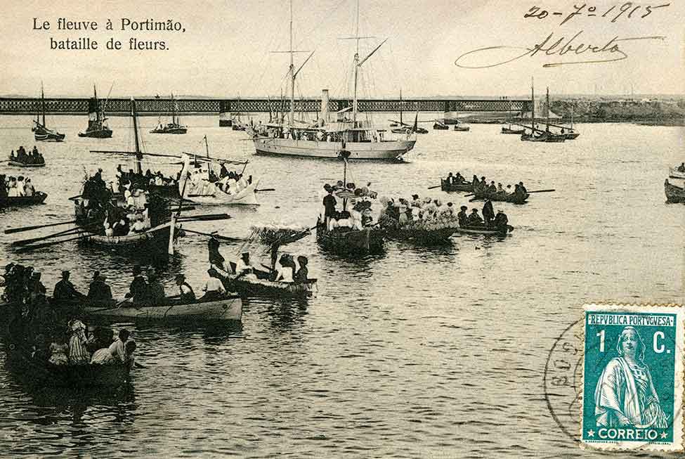 Antigos postais vão contar a história de Portimão entre 1900 e 1925, através de uma exposição ao ar livre, na Praça Manuel Teixeira Gomes.