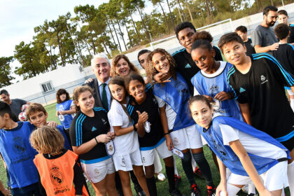Os dirigentes da Fundação Real Madrid foram recebidos em Vila Real de Santo António, onde puderam visitar a Escola Sócio Desportiva.