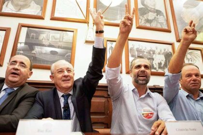 Governo prepara outro «golpe de teatro» disse Rui Rio em Faro