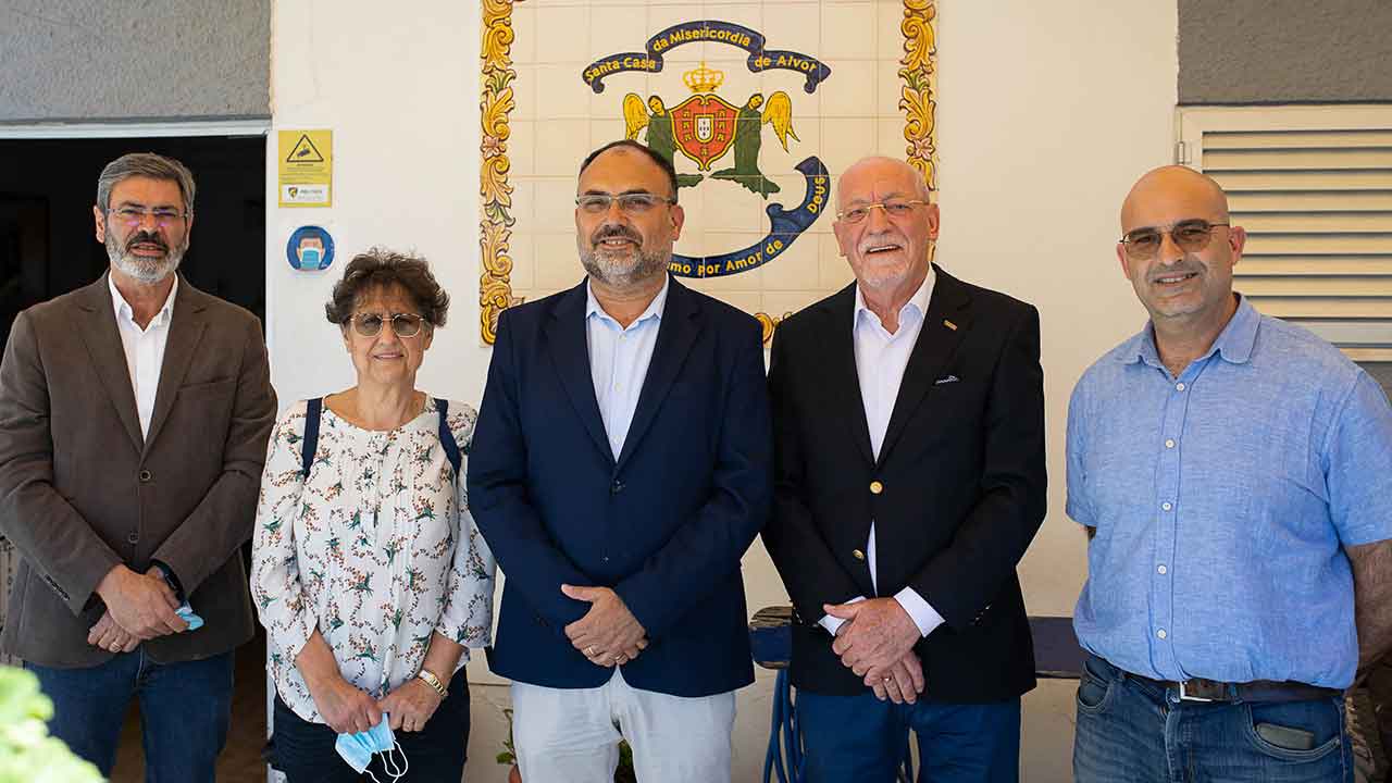 A Santa Casa da Misericórdia de Alvor e a EMARP celebraram um protocolo destinado a melhorar a qualidade de vida dos utentes do Lar e Centro de Dia.