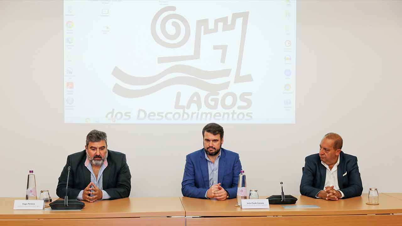 João Paulo Correia, secretário de Estado da Juventude e Desporto, visitou o concelho de Lagos ao lado de Marco Santos e Custódio Moreno.