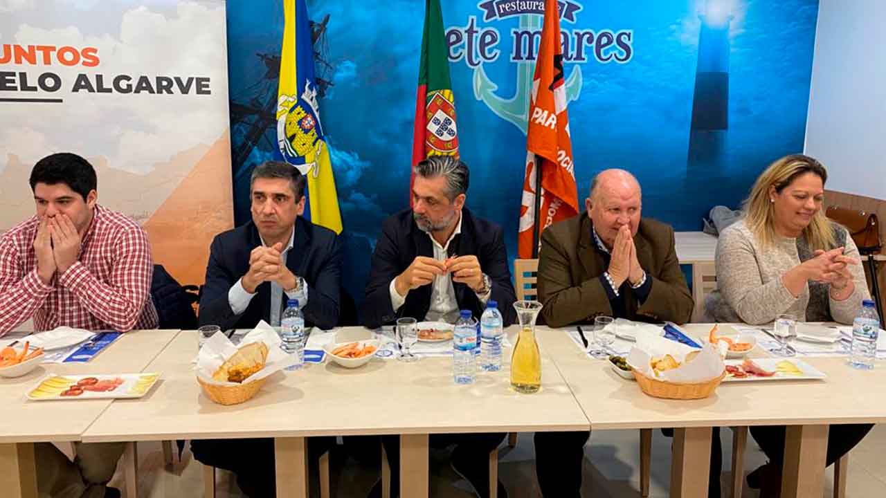 O Sentir Algarve, iniciativa do PSD, visitou vários pontos de Vila do Bispo, assim como o Hospital Terras do Infante em Lagos, onde criticou a «inoperância dos poderes políticos».
