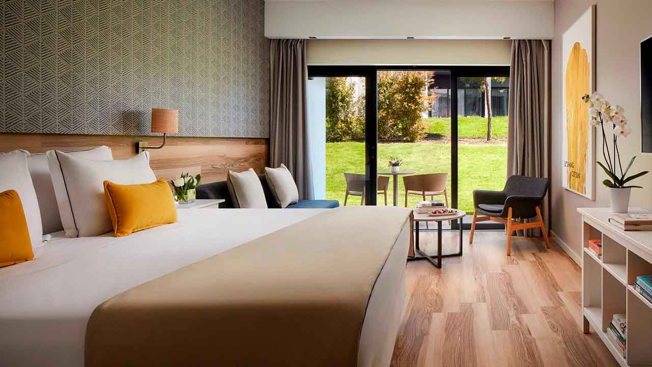 Já inaugurou o Tivoli Alvor Algarve Resort, o quinto do grupo e o primeiro com «tudo incluído», com diversos serviços para todos os gostos e idades.
