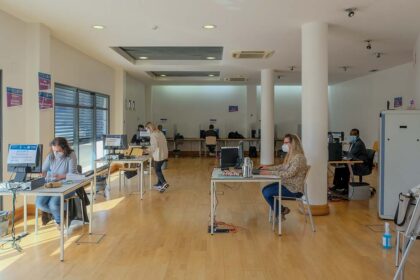 Foi ativada numa ala da Biblioteca Municipal de Loulé a UASP - Unidade de Apoio à Saúde Pública de Loulé, estrutura que visa fazer o acompanhamento da situação epidemiológica do concelho, constituindo um reforço à Saúde Pública do concelho.