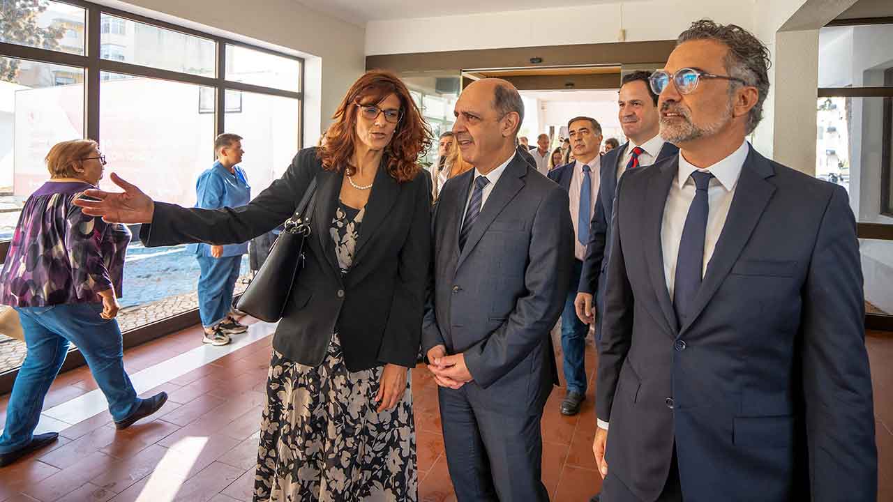 O ministro da Saúde, Manuel Pizarro, visitou na manhã de ontem, a nova Unidade de Saúde Familiar (USF) Lendas d’Olhão.