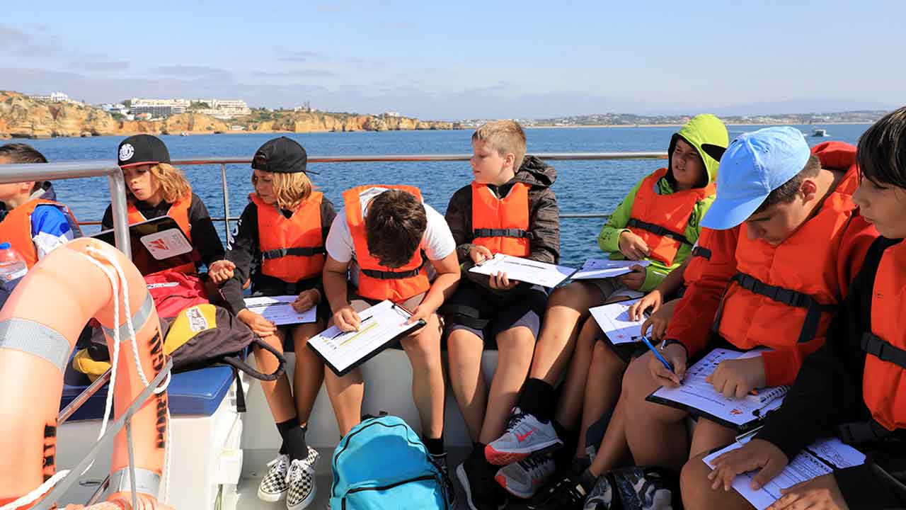 «Uma aventura no mar - os segredos das rochas» deu a oportunidade a 220 alunos e 21 professores de conhecerem melhor a costa de Lagos.