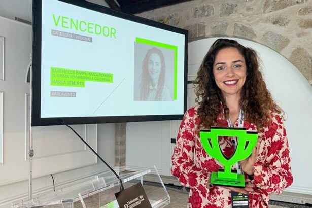 Agência Nacional de Inovação (ANI) entregou hoje o Prémio Nacional de Inovação na Comunicação Social edições 2021 e 2022. Jornalista Maria Simiris, do barlavento, foi a única vencedora da categoria regional.