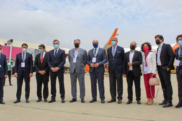 easyjet atribui três Airbus A320 a Faro que fica ligado às principais cidades europeias em 21 rotas. Nova base cria mais de 100 empregos na região. 